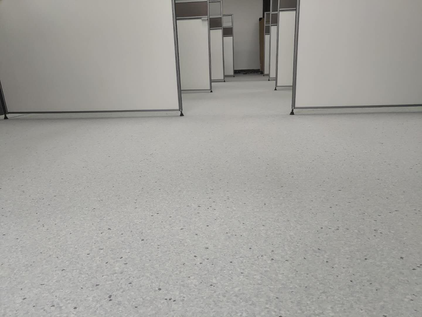 PVC卷材地板