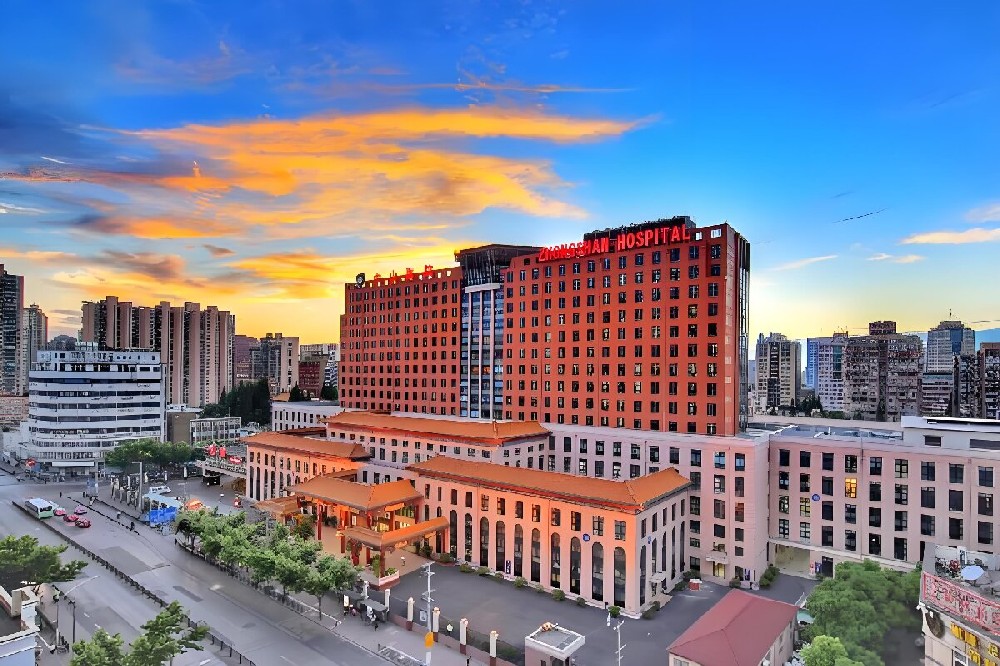 大巨龙同质透心 PVC 地板 助力复旦大学附属中山医院共筑健康新高度