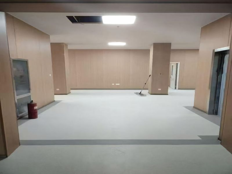 橡胶地板和PVC地板哪个好？大巨龙地板对比分析
