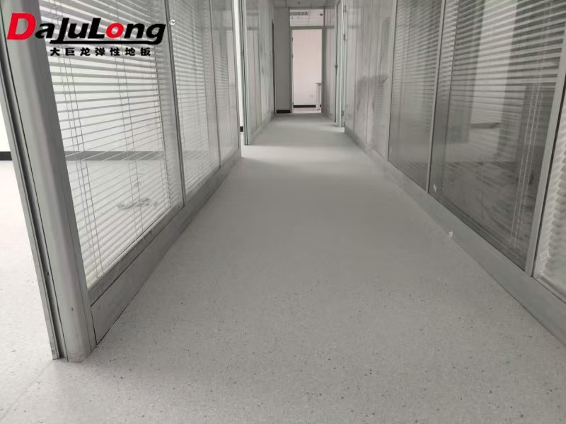 How to Choose Plastic Flooring for Office Areas? DaJuLong Office Flooring Solutions