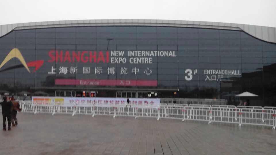 大巨龙地板参加上海国际博览中心地材展