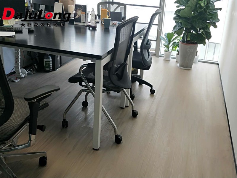Buckle flooring