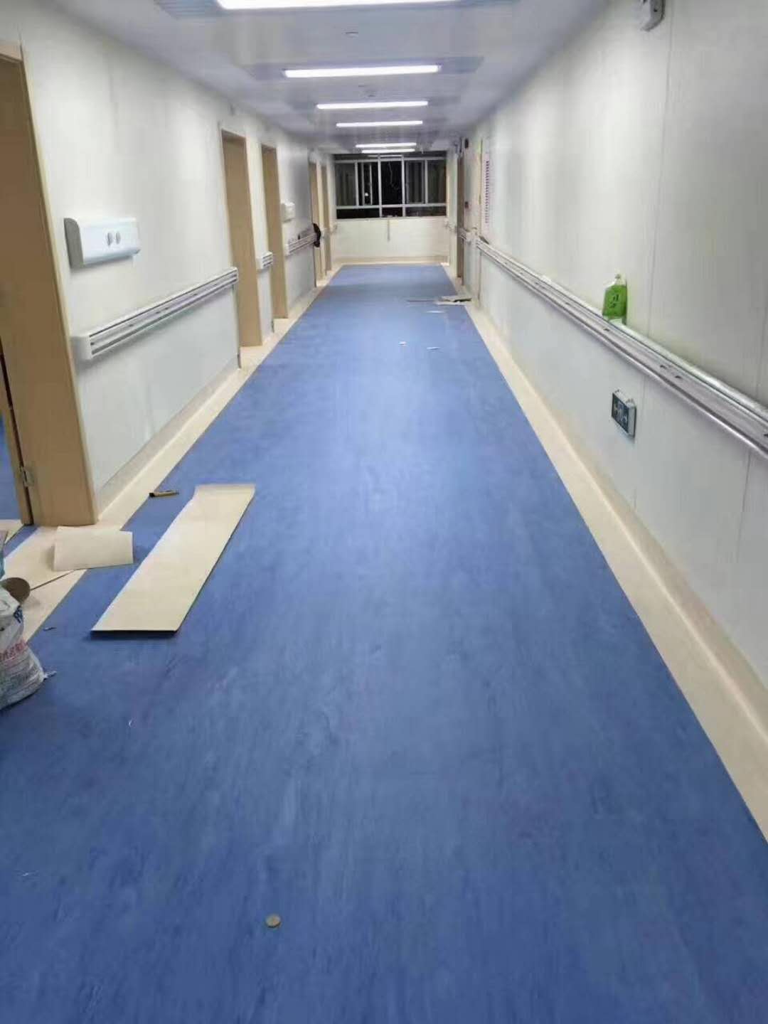 什么同质透心pvc地板？