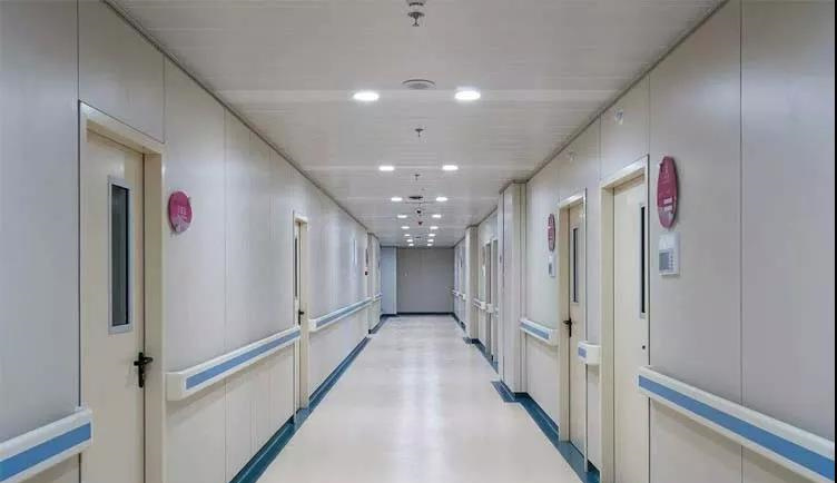 大巨龙推介医院使用pvc卷材地板和pvc墙塑